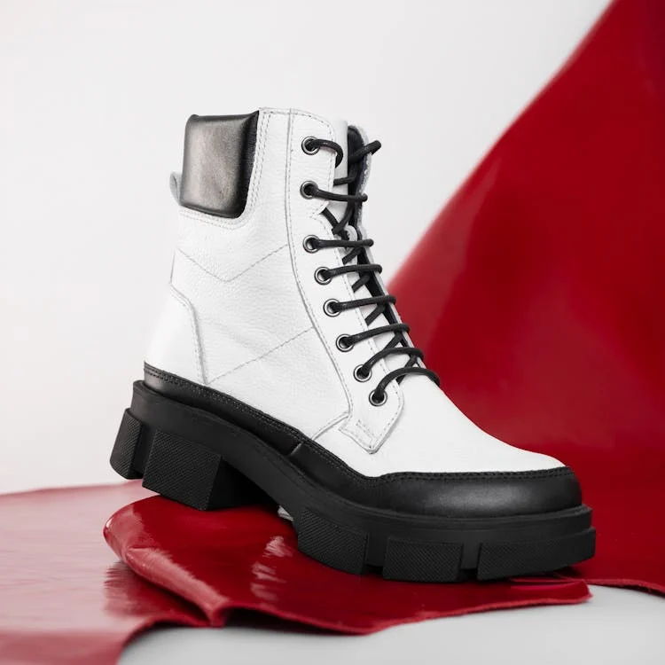 Dicas de Look com Bota de Cadarço: Inspire-se e Transforme s
